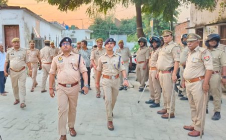 पुलिस अधीक्षक नें पौली कस्बे में किया पैदल गश्त 
