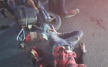 दो मोटरसाइकल आपस में भिड़ी दो गंभीर 