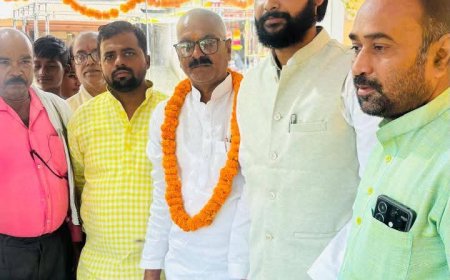 मोबाइल शाप खुलने से लोगो को मिलेगी बेहतर सुविधा- आनन्द शंकर पाठक