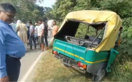 कार और ऑटो में जोरदार भिड़ंत ऑटो सवार गंभीर रूप से घायल