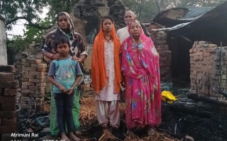 अज्ञात कारणों से लगी आग में लाखों का नुकसान