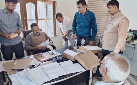 डीएम ने धान क्रय केंद्र मेंहदावल, पी0सी0एफ0 क्रय केन्द्र बी-पैक्स विसौवा भटवा व कृषक सेवा केन्द्र बघौली का किया निरीक्षण