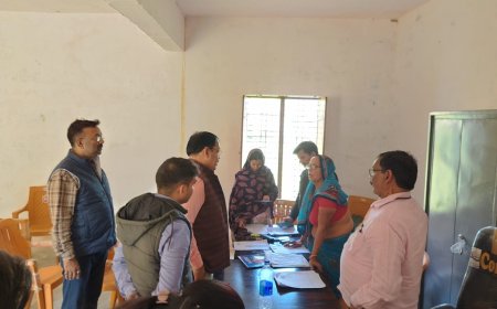 एसआईआर कार्याे का खण्ड विकास अधिकारी ने किया निरीक्षण