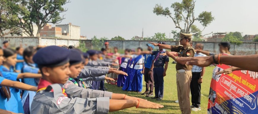 यातायात पुलिस नें स्काउट गाईड के छात्रों शपथ दिलाकर किया जागरुक