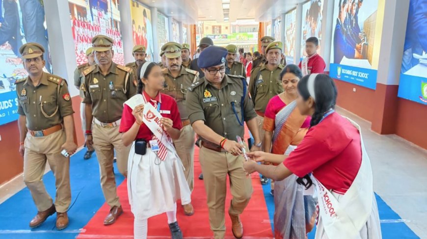 एसपी नें ब्लूमिंग बड्स स्कूल में छात्राओ व महिलाओं के साथ किया जागरूकता कार्यक्रम