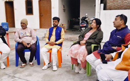 भाजपा जिलाध्यक्ष संग नेता पहुंचे स्वर्गीय अरूण राय के घर, परिजनों का बढ़ाया ढाढस