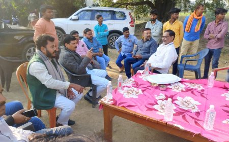 रास्ते के विवाद को सुलझाने पहुंचे मेहदावल विधायक अनिल त्रिपाठी