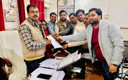 सचिवों के आंदोलन में आई तेजी, ग्राम पंचायतों के वित्तीय संचालन का कार्य किया ठप 