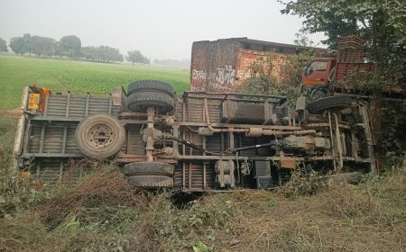 बोरिंग पाइप लदा डीसीयम अनियंत्रित होकर पलटा     