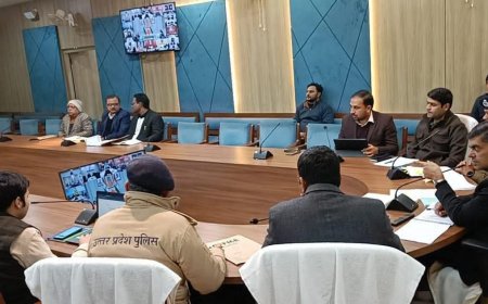 सड़क पर एक भी मौत बर्दास्त नही - योगी