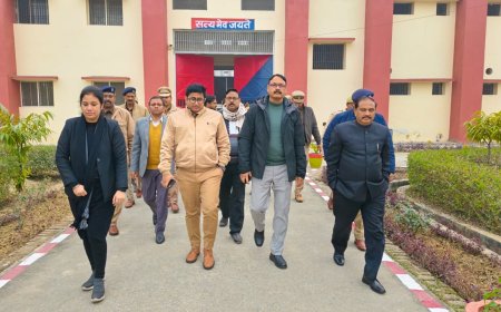 न्यायाधीश, डीएम व एसपी ने जिला कारागार का किया निरीक्षण