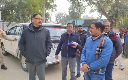 डीएम ने विधानसभा क्षेत्र धनघटा के विभिन्न बूथों का किया स्थलीय निरीक्षण