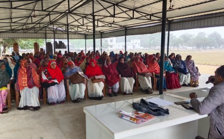 आशा व आंगनबाड़ी कर्मियो के साथ साइबर अपराध से बचने के लिए पुलिस ने गोष्ठी का किया आयोजन