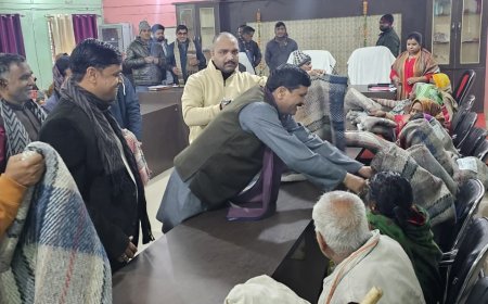 हर गरीब तक पहुंच रहा योगी सरकार की योजना, ठंड में कम्बल बना सहारा