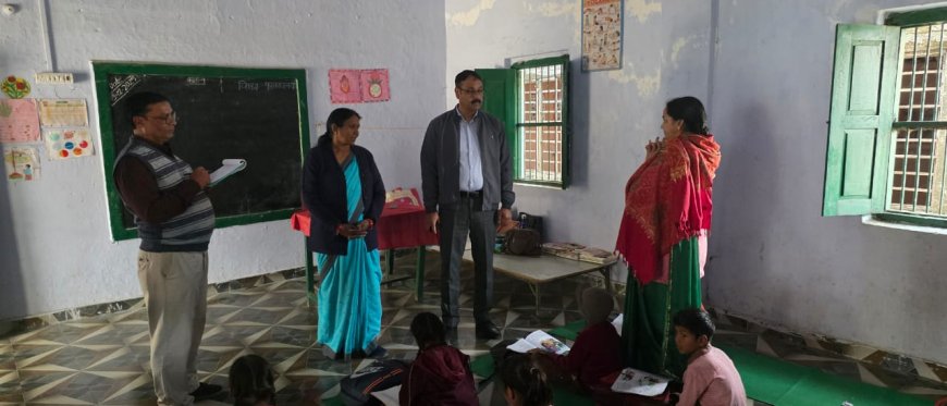डीएम नें प्राथमिक विद्यालय का किया स्थलीय निरीक्षण