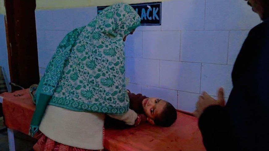 6 वर्षीय बालक के पेट में घुसी सरिया