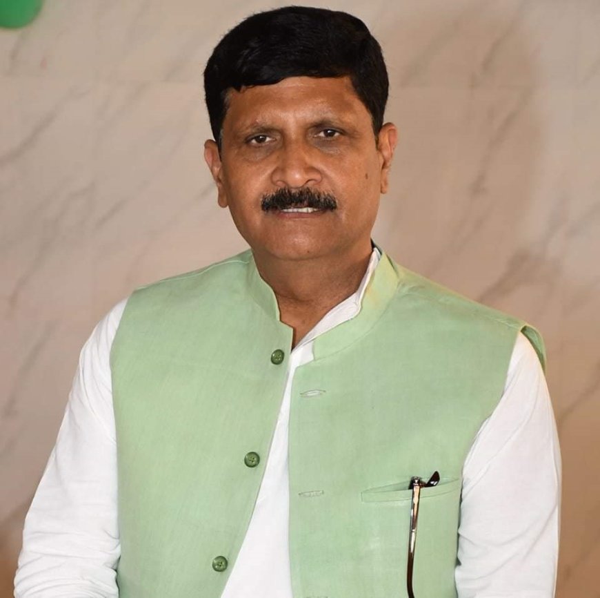 विधायक ने भीषण ठंड में बढ़ाया सियासी तापमान 