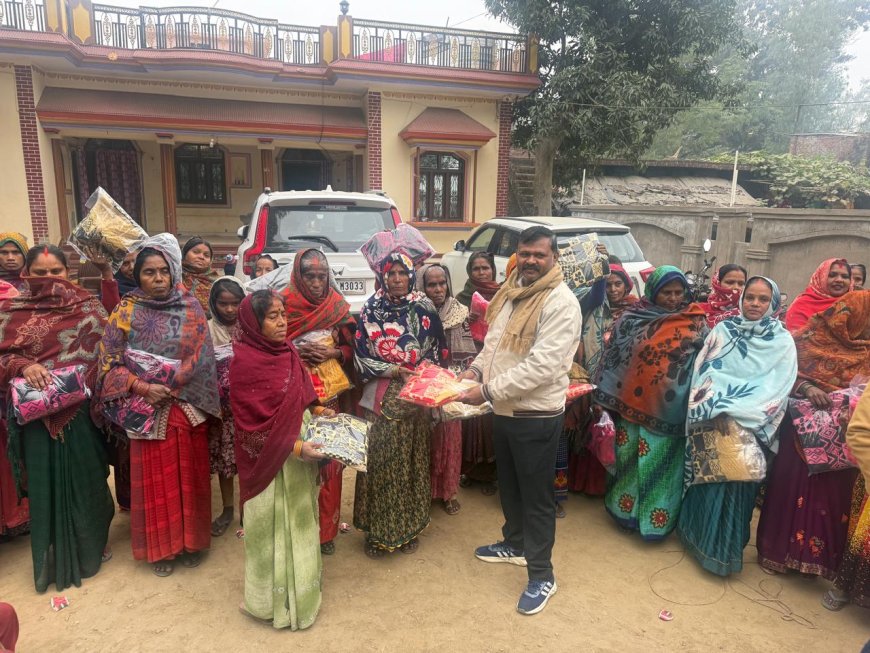 प्रधान प्रतिनिधि राधेश्याम यादव ने वितरित किए ऊनी कपड़े 