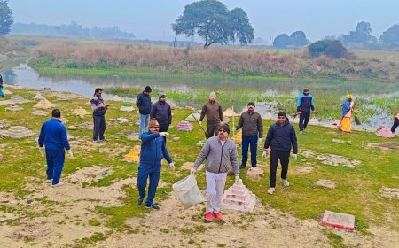 बाबा मोहकम दास राजघाट नगर पंचायत बेलहर कला किया गया साफ सफाई