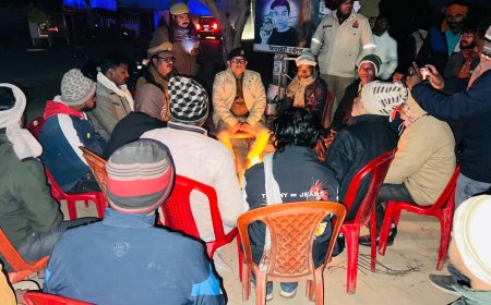 पेट्रोल पंप पर अलाव जलाकर पुलिस ने किया जनचर्चा 