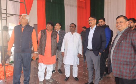 डीएम ने कबीर मगहर महोत्सव की तैयारियों का स्थलीय निरीक्षण कर लिया जायजा