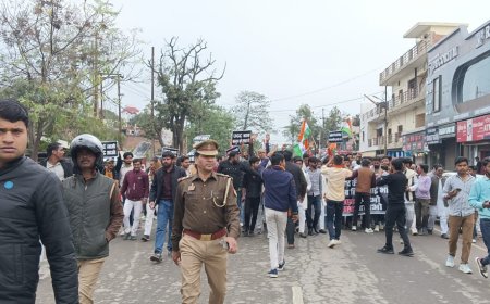 यूजीसी के विरोध में संतकबीरनगर कलेक्ट्रेट पर गरजा स्वर्ण समाज, एडीएम को सौंपा ज्ञापन