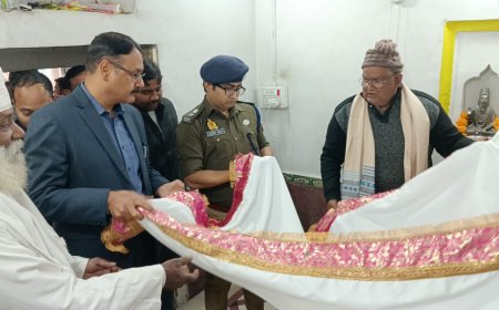 संत कबीर नगर डीएम व एस पी नें कबीर मगहर महोत्सव का फीता काटकर शुभारम्भ