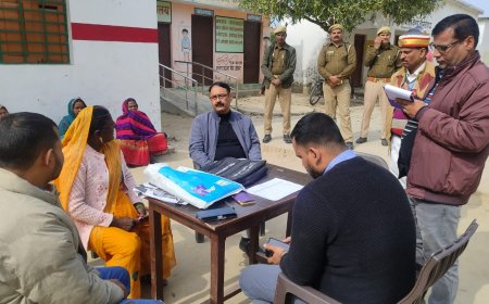 डीएम ने  एसआईआर को लेकर विभिन्न बूथों का किया स्थलीय निरीक्षण