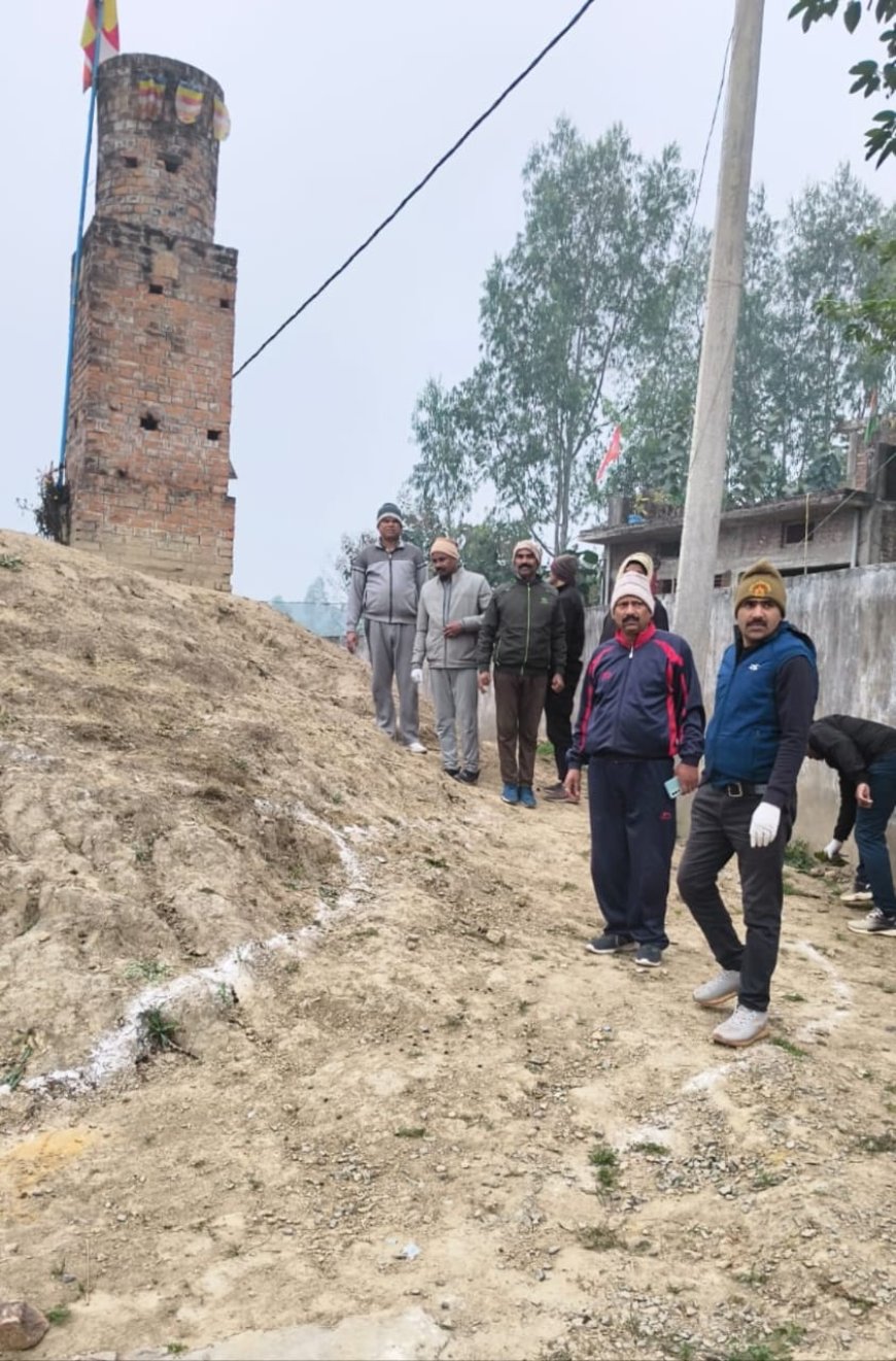 थानाध्यक्ष एवं चैकी प्रभारी की अगुवाई में चलाया गया सफाई अभियान 