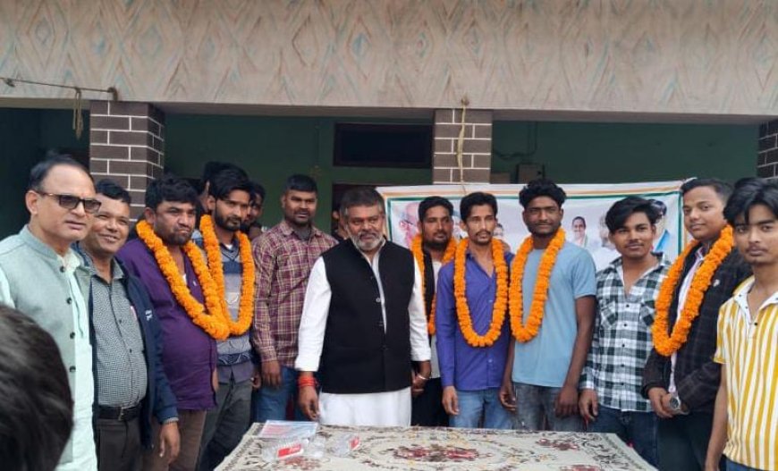 मोदी सरकार मनरेगा को खत्म कर आपके इस अधिकार को छीन रही है- प्रवीण चन्द्र पाण्डेय