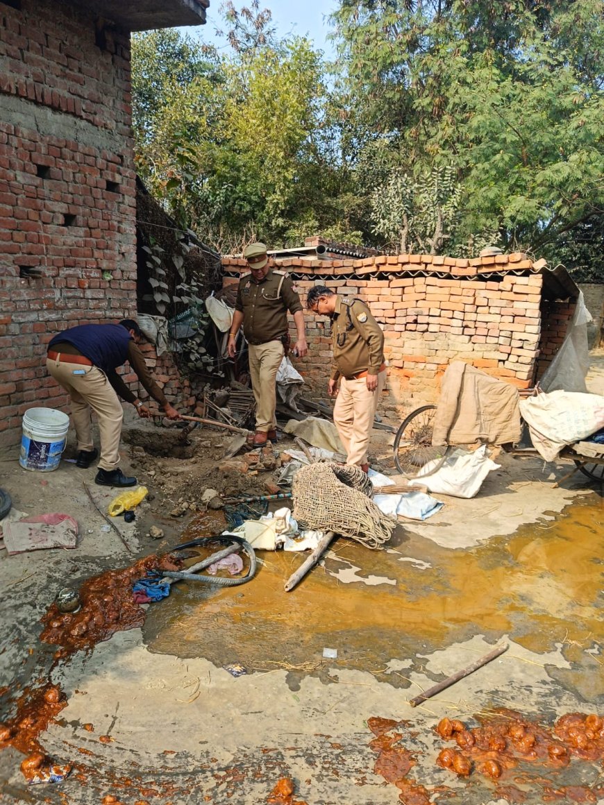 अवैध शराब माफियाओं पर प्रशासन का करारा प्रहार 300 किलो महुआ लहन नष्ट