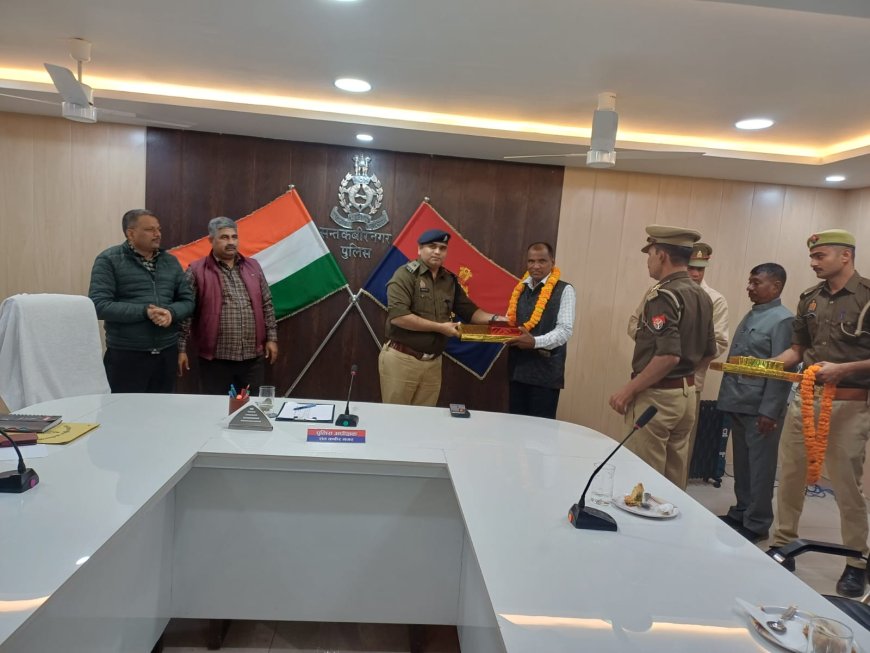 संतकबीरनगर अपर पुलिस अधीक्षक नें सेवानिवृत्त हुए तीन पुलिसकर्मियों को किया ससम्मान विदाई