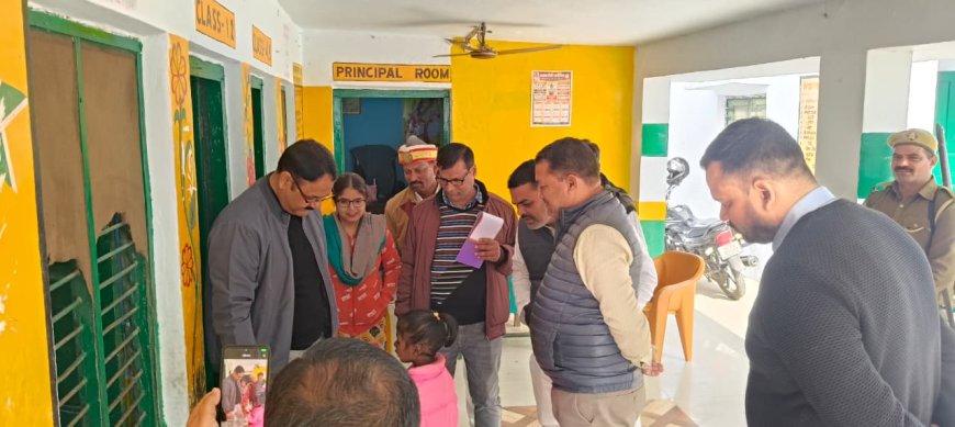 स्ंतकबीरनगर डीएम ने पचपोखरी गांव के सफाई कर्मी को किया निलम्बित