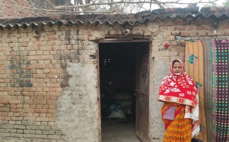 पाॅच वर्ष से आवास के लिए भटक रही महिला