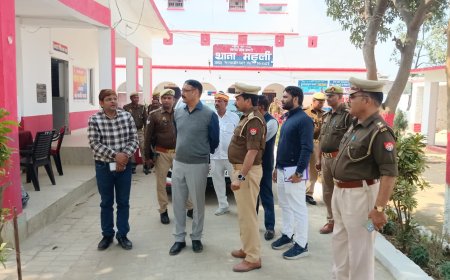 डीएम आलोक कुमार ने थाना महुली का किया औचक निरीक्षण, दिए आवश्यक दिशा-निर्देश