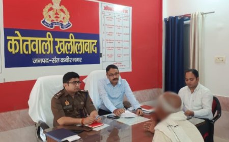 कोतवाली खलीलाबाद पर डीएम व एसपी नें थाना समाधान दिवस पर पहुंचकर सुनी जनता की समस्याएं