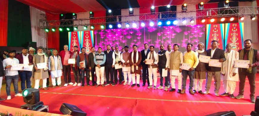 मगहर महोत्सव में 13 उन्नत किसानो को किया गया सम्मानित