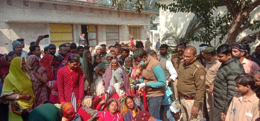 चकबंदी विभाग की फाइलें लाल सिस्टम की भेंट चढ़ा अन्नदाता