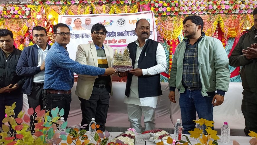 विश्वकर्मा श्रम सम्मान योजना उ0प्र0 सरकार की एक महत्वाकांक्षी योजना है- जिला पंचायत अध्यक्ष