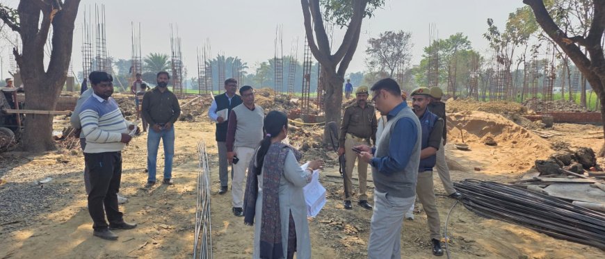 डीएम द्वारा ग्राम केरमुआ में वृद्धाश्रम के निर्माण कार्य का स्थलीय निरीक्षण किया