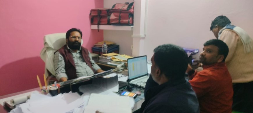 एस आई आर में जन्मतिथि व फोटो में अंतर जारी हुई नोटिस 