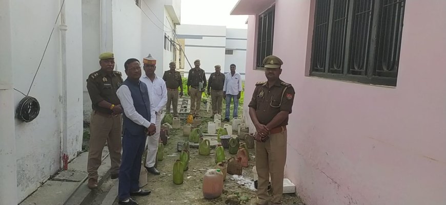 धनघटा थाने में सड़ी 1016 लीटर अवैध शराब नष्ट, संक्रमण की आशंका टली