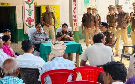 संतकबीरनगर डीएम व एसपी नें होली को लेकर ग्रामीणों के साथ की बैठक