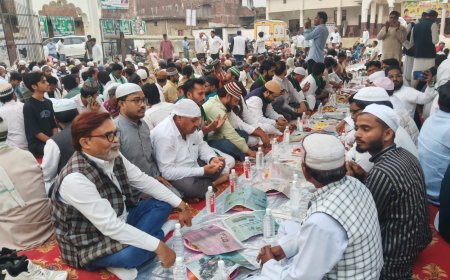 रोजा इफ्तार का हुआ आयोजन, मुख्य अतिथि का किया गया जोरदार स्वागत