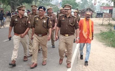 क्षेत्राधिकारी मेंहदावल नें थाना बखिरा में किया पैदल गश्त