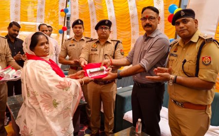 संतकबीरनगर जिलाधिकारी व एसपी नें  मिशन शक्ति केन्द्र का फीता काटकर किया उद्घाटन