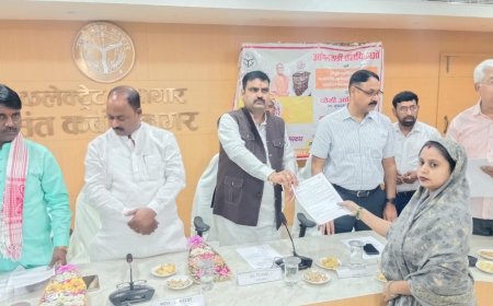 जिला पंचायत अध्यक्ष, विधायक खलीलाबाद, धनघटा व डीएम नें 344 आंगनवाड़ी सहायिकाओं को नियुक्ति पत्र किया वितरण