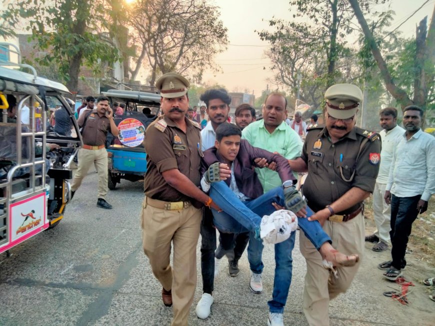 एसओ दुर्गेश पांडेय ने घायल को उठाकर पहुंचाया अस्पताल 