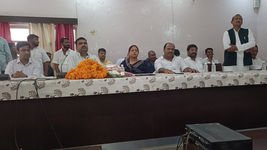 खलीलाबाद क्षेत्र पंचायत की बैठक में चार करोड़ की कार्ययोजना पर लगी मुहर 