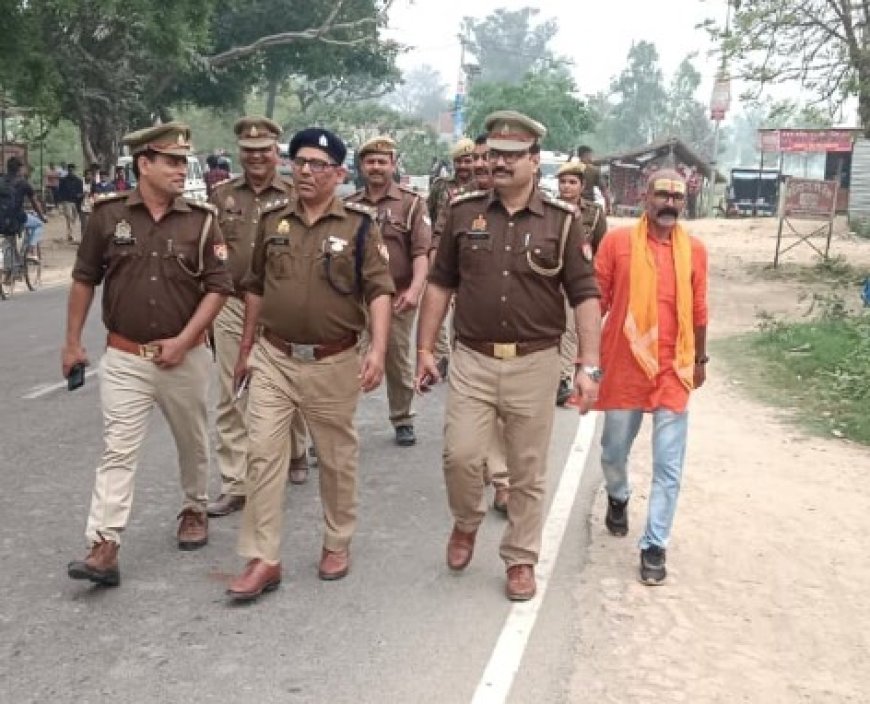 क्षेत्राधिकारी मेंहदावल नें थाना बखिरा में किया पैदल गश्त